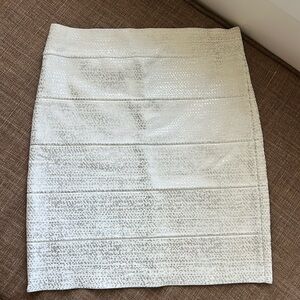 BCBGMaxAzria White & Metalic mini skirt